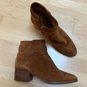 Camel booties